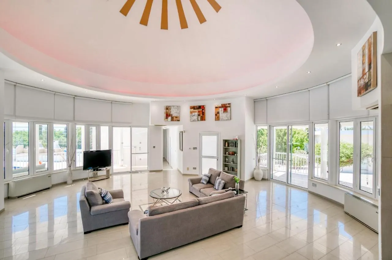 Villa Amelia By Ezoria Villas Perivolia